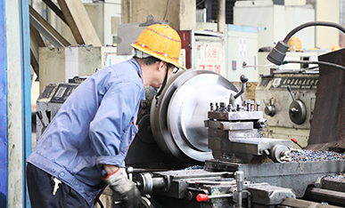 黎明重工-工人生產